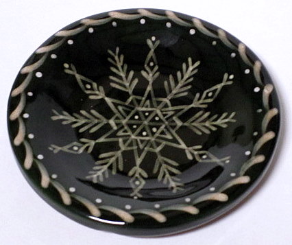 Round Plate with Snowflake