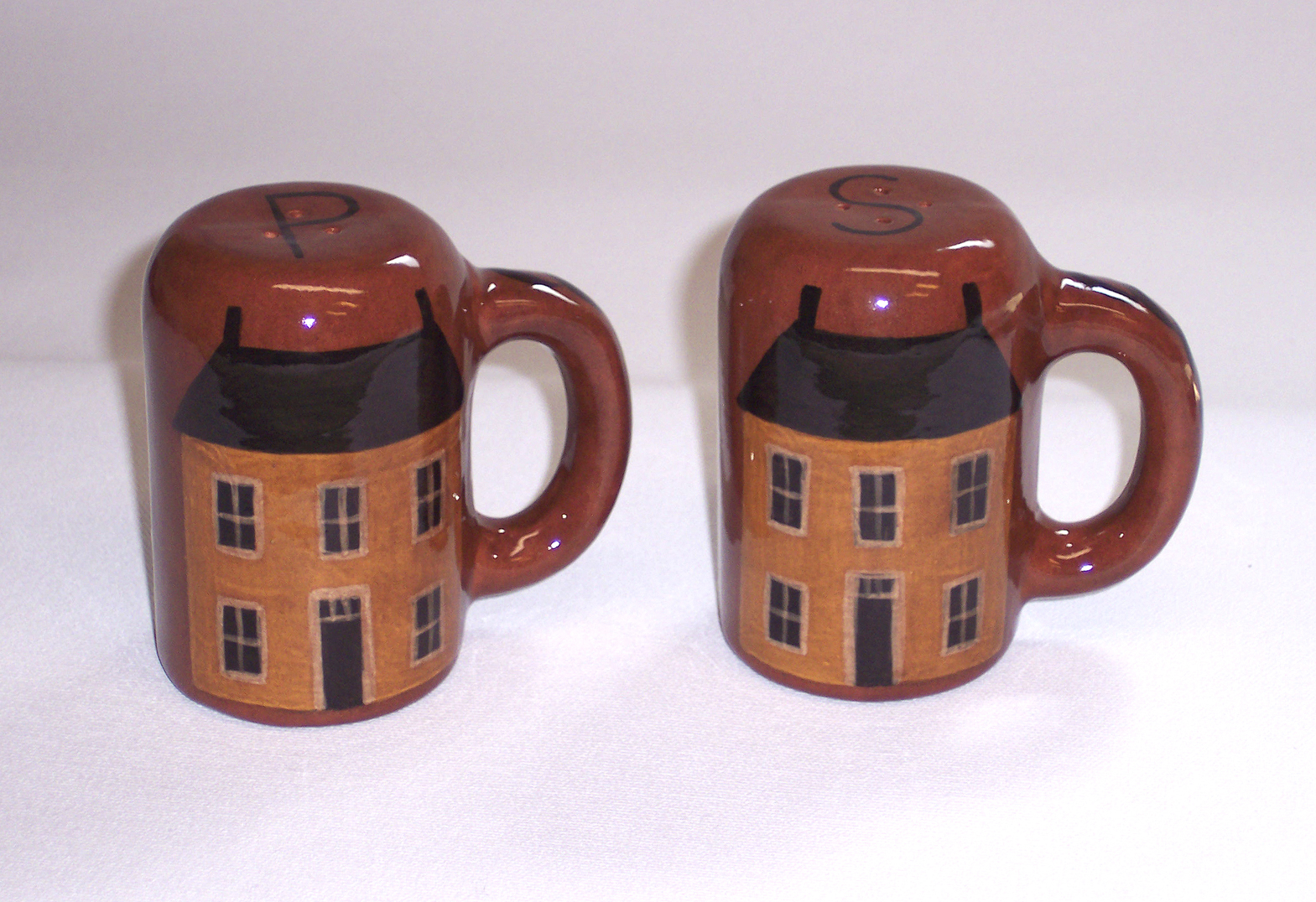 Salt and Pepper Set with House